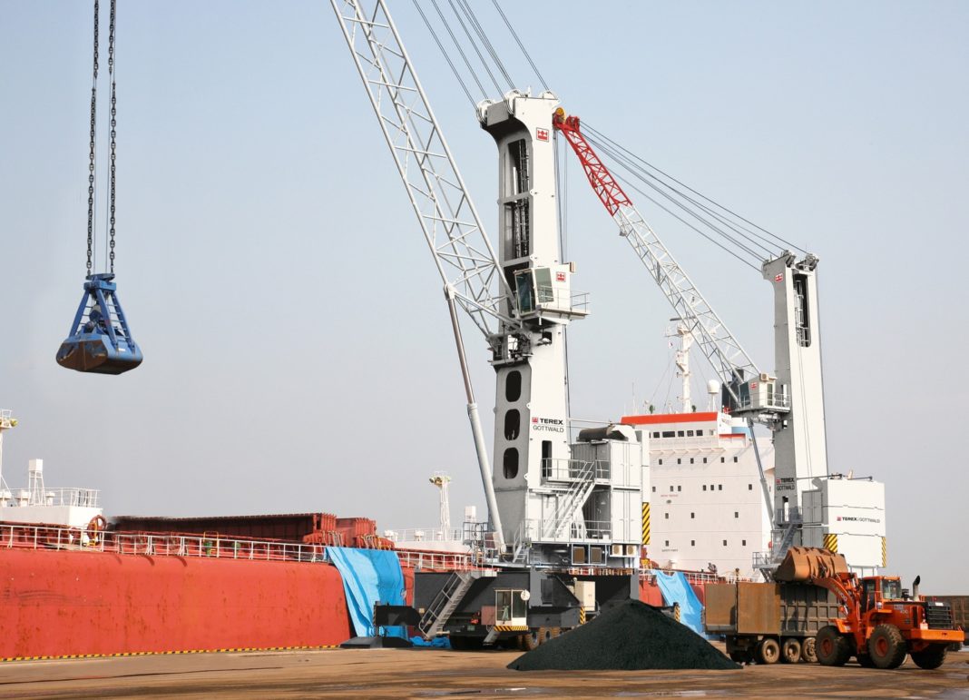 TEREX PORT SOLUTIONS COLPISCE ANCORA. IN INDIA - Sollevare -  - News
