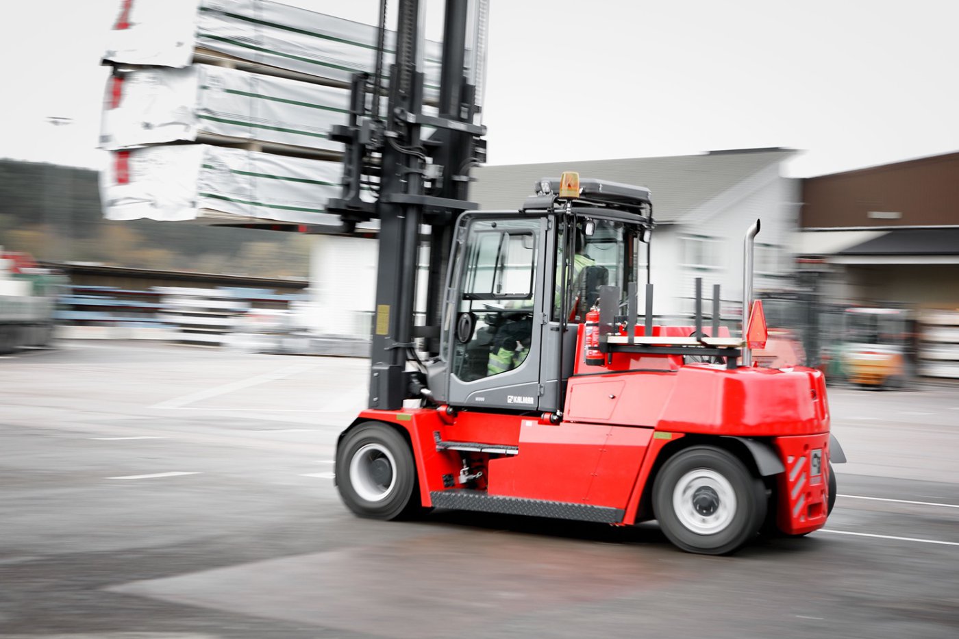 KALMAR PRESENTA I SUOI NUOVI FORKLIFT Sollevare