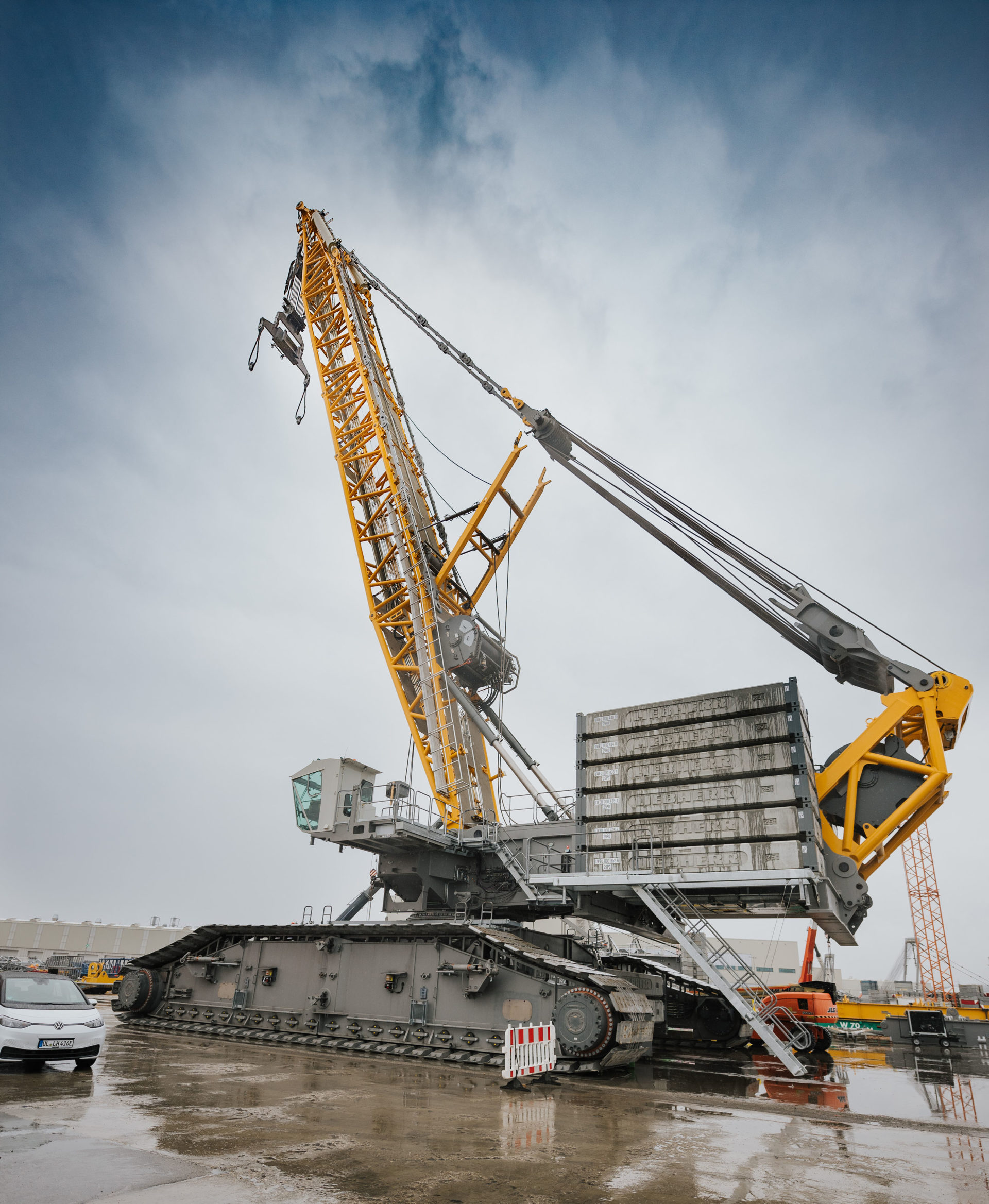 gru cingolata Liebherr LR 12500-1.0  Liebherr-crawler-crane-lr12500-1-0-300dpi-1920x2337