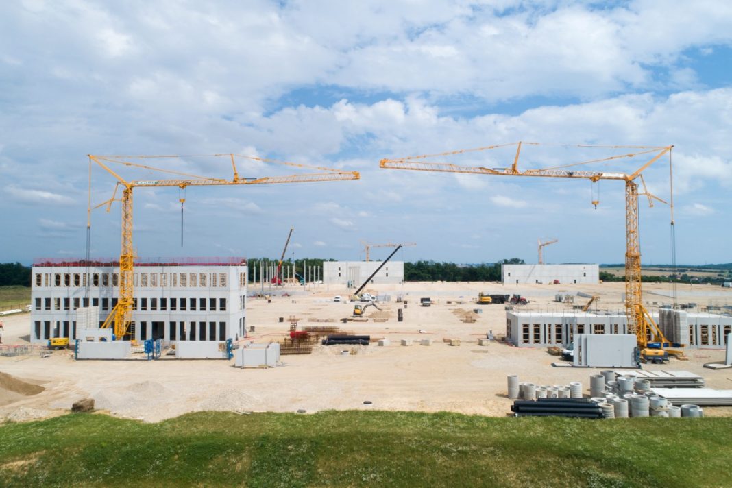 Potain costruzione prefabbricata Francia