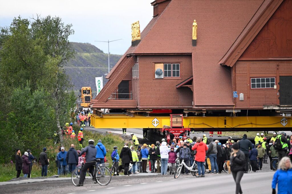 Kiruna Church movimentazione Mammoet