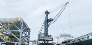 LPS 550: la gru elettrica Liebherr al servizio delle operazioni bulk di Phu My Port