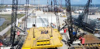 Settore energia, movimentazione moduli in carpenteria metallica con SPMT Cometto