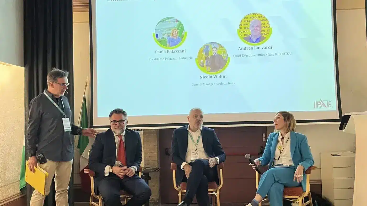 Si è aperta con un lungo, commovente, minuto di silenzio in ricordo delle vittime del lavoro la quarta edizione di IPAF Anch'io