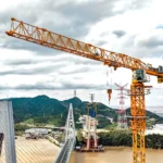 Le gru Potain MCT 385 supportano la costruzione Zhoushan Taoyaomen