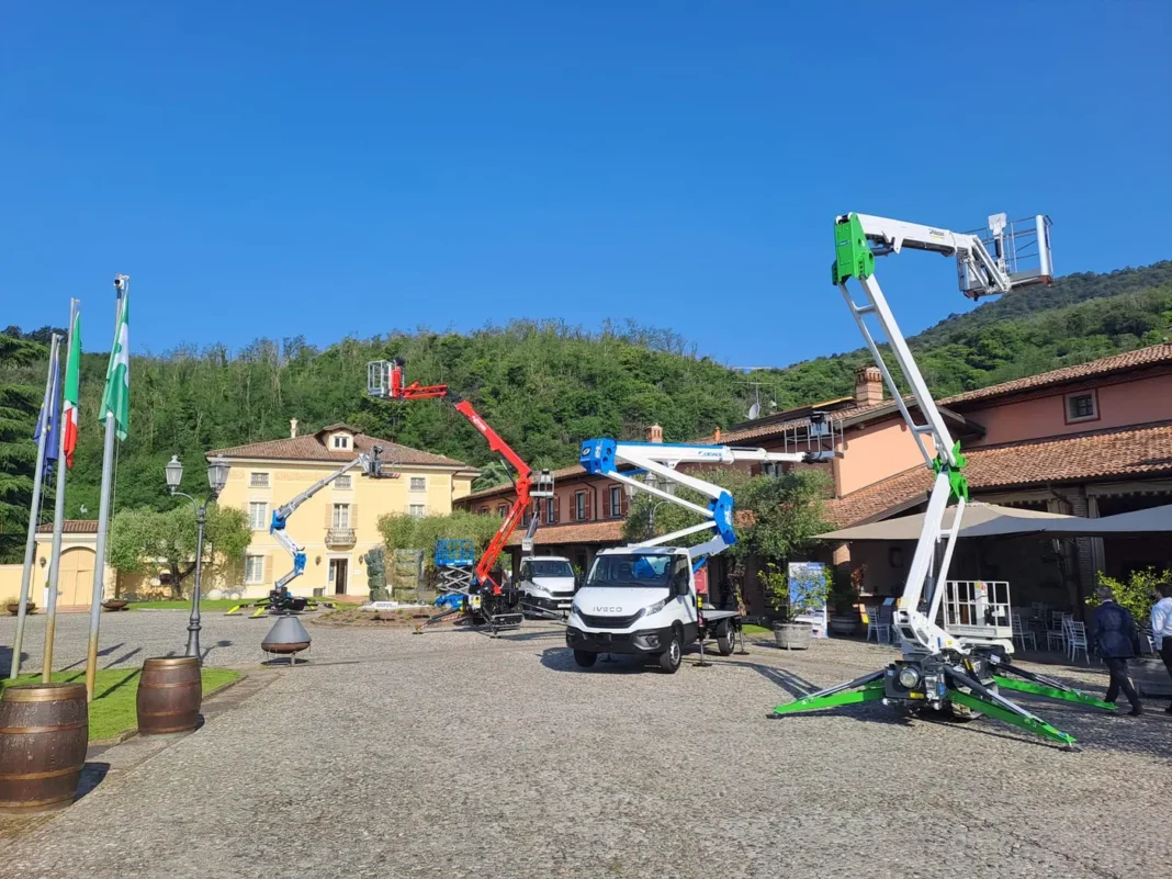 Si è aperta con un lungo, commovente, minuto di silenzio in ricordo delle vittime del lavoro la quarta edizione di IPAF Anch'io