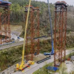 Tandem Tadano a 64 metri sul ponte Neckartal